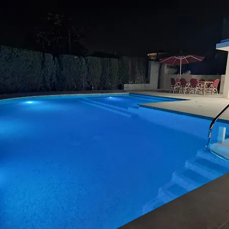 度假居 Casa Familiar Con Jacuzzi 阿尔豪林德拉托里